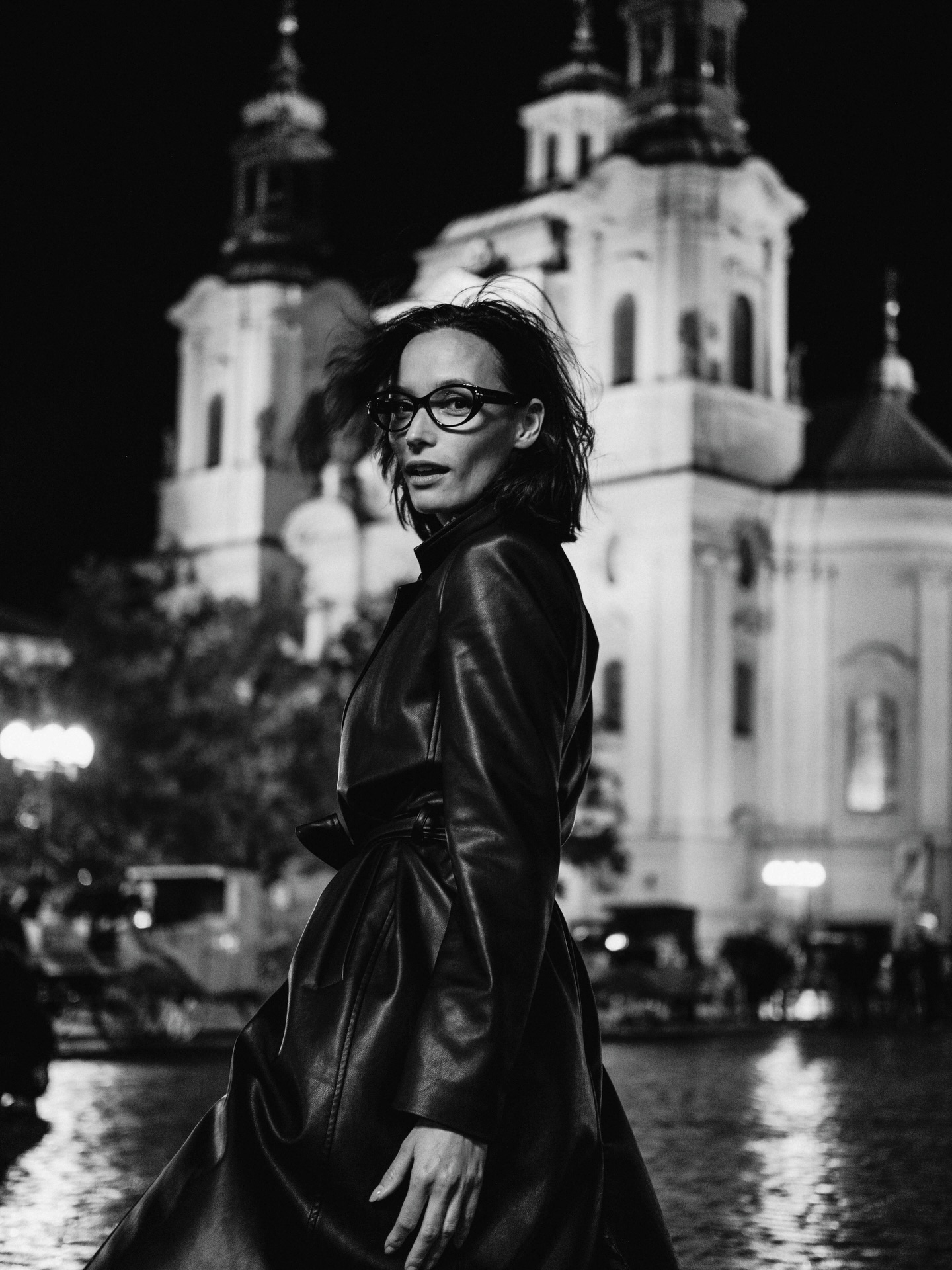 When you wear TomFord, best do it in Prague with a Trinity vibe. Tnx Cheryl! 🫶 @hofstedeoptiek @shotbyxcnn